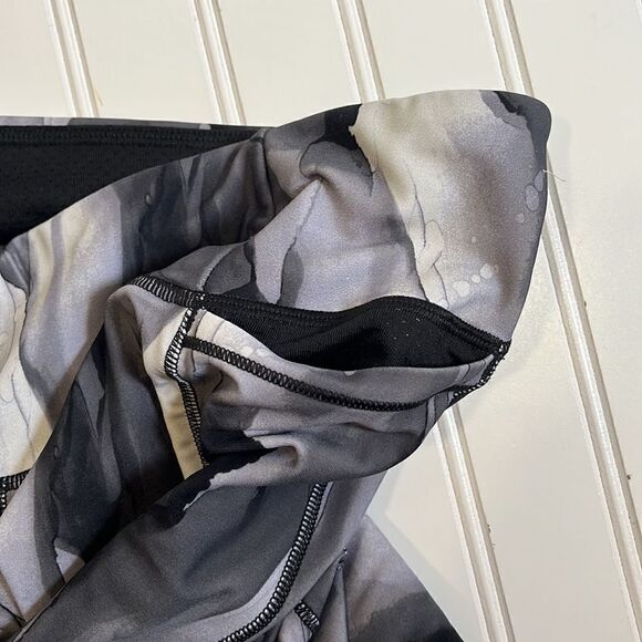 Calia patterned mid rise cropped leggings - Picture 2 of 5